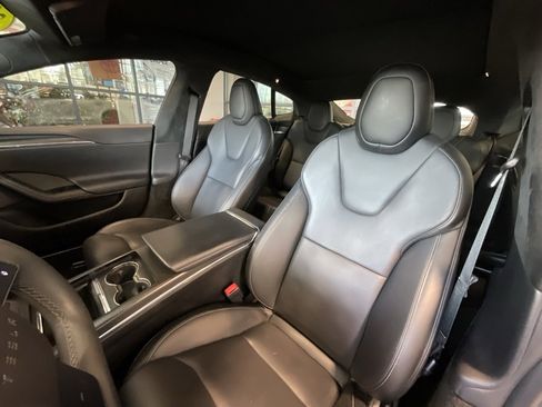 Used 2022 Tesla Model S Plaid image 10
