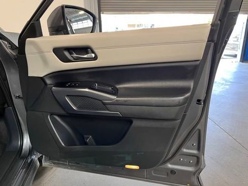 Used 2022 Nissan Pathfinder SL w/ SL Premium Package image 12