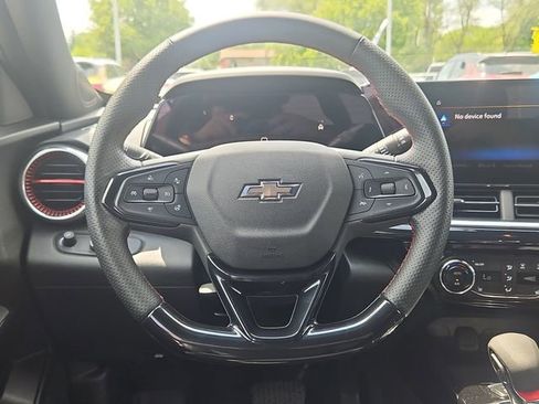 Used 2024 Chevrolet Trax RS w/ Driver Confidence Package FWD image 15
