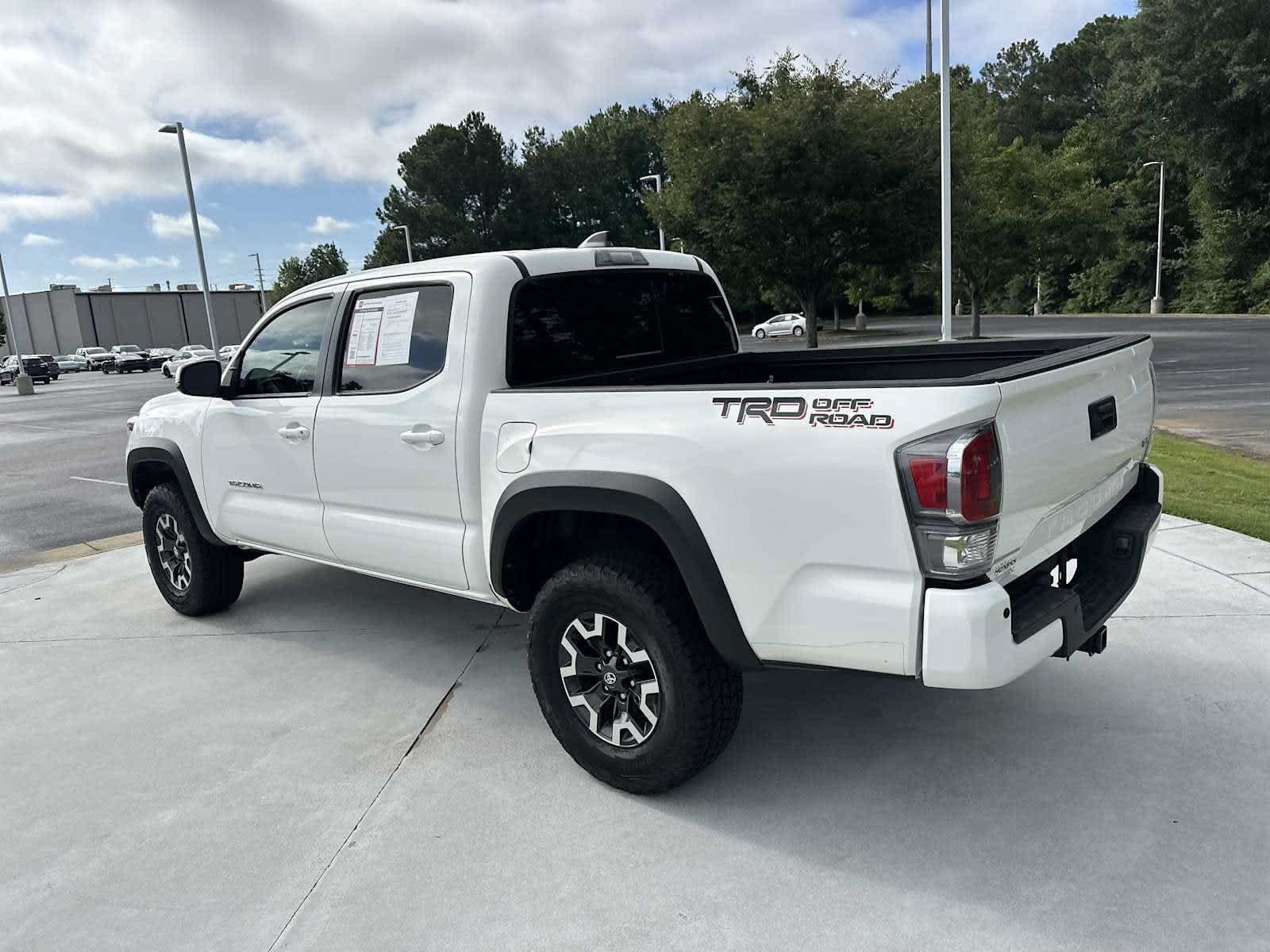Used 2022 Toyota Tacoma TRD Off-Road w/ Technology Package RWD image 8