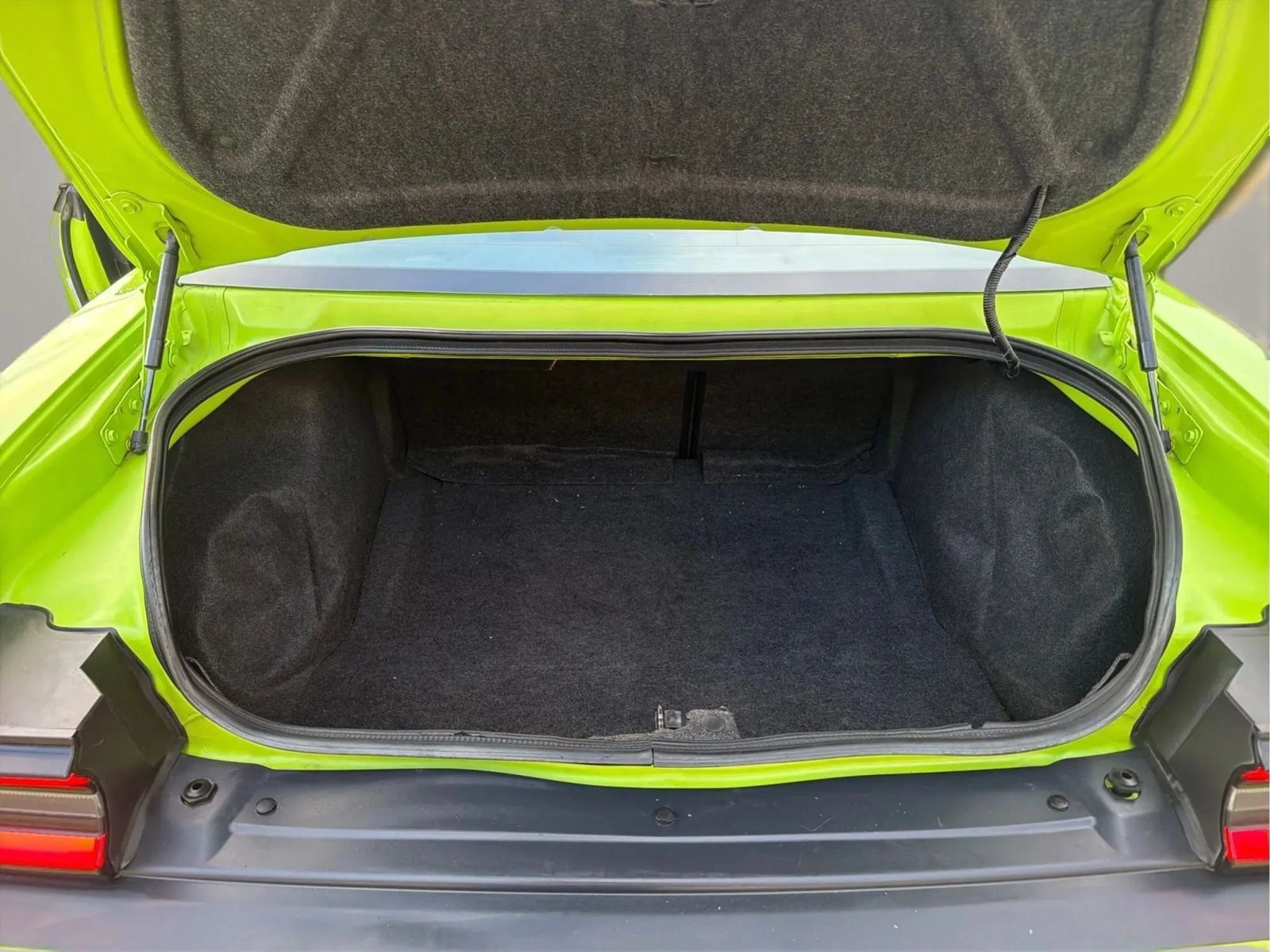 Used 2015 Dodge Challenger R/T Plus RWD image 16