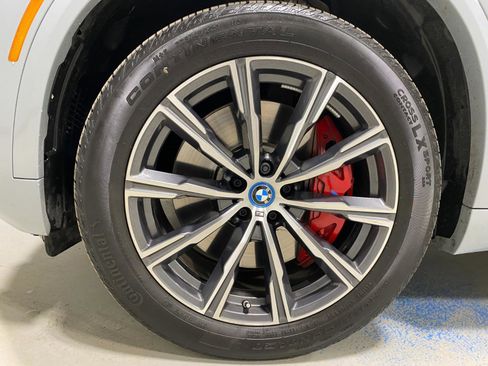 Used 2025 BMW X5 xDrive50e w/ M Sport Package image 25