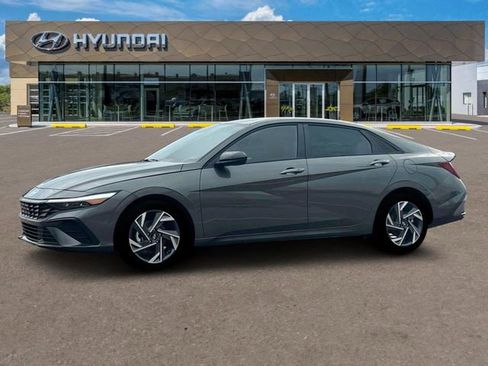 New 2025 Hyundai Elantra Sport image 2