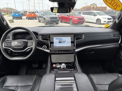 Used 2024 Jeep Wagoneer 4WD w/ Premium Group I image 10