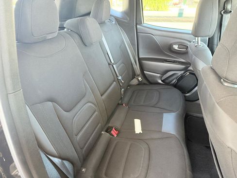 Used 2017 Jeep Renegade Altitude AWD/4WD image 13