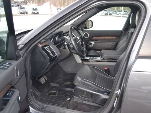 Used 2017 Land Rover Discovery HSE AWD/4WD image 4