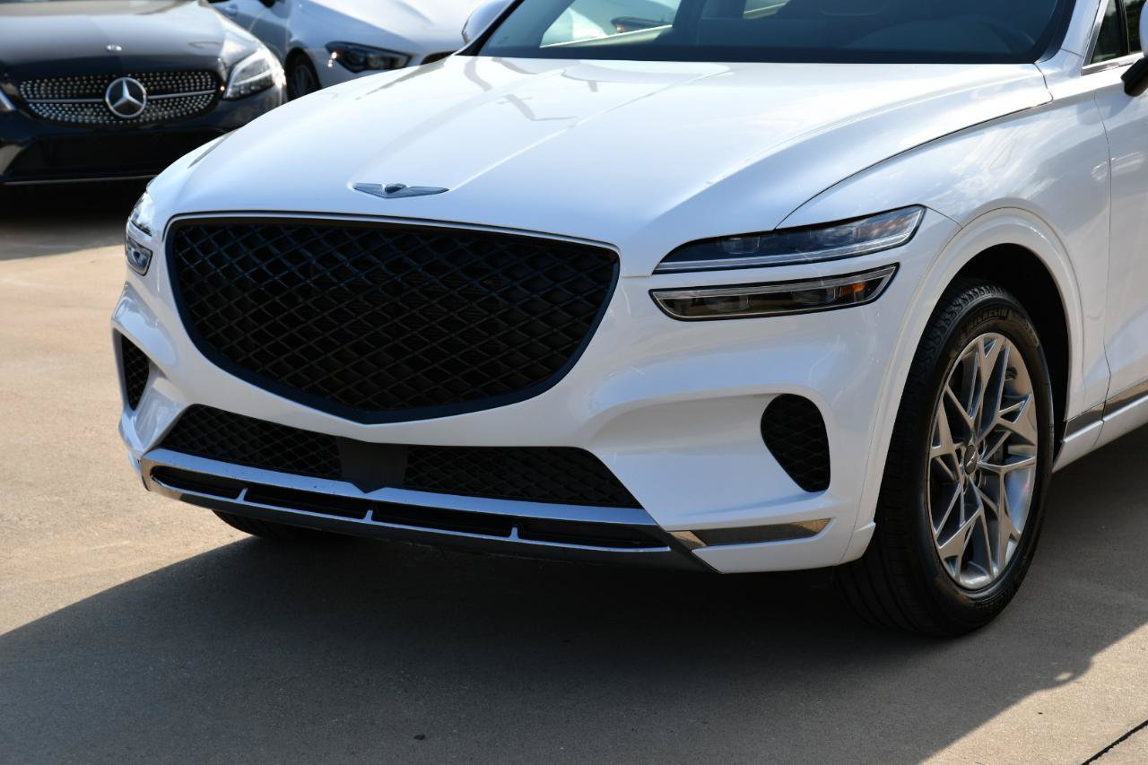 Used 2025 Genesis GV70 2.5T AWD/4WD image 3