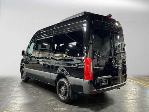 Used 2025 Mercedes-Benz Sprinter 2500 image 5