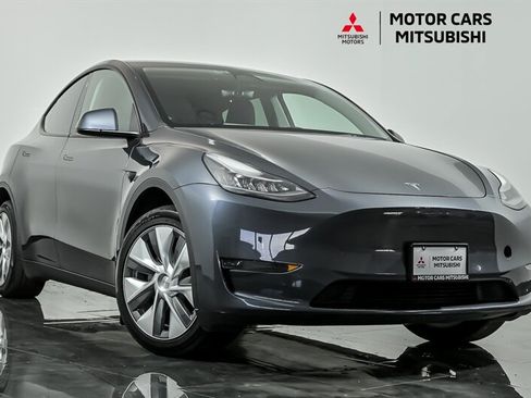 Used 2023 Tesla Model Y Long Range AWD/4WD image 1