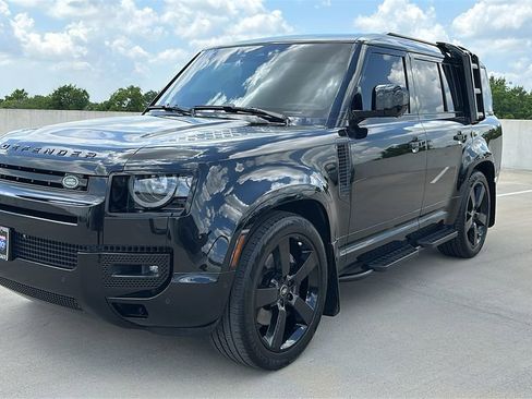 Used 2024 Land Rover Defender 130 X-Dynamic SE AWD/4WD image 8