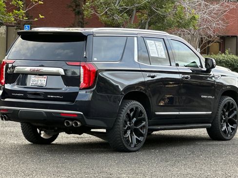 Used 2021 GMC Yukon Denali image 3