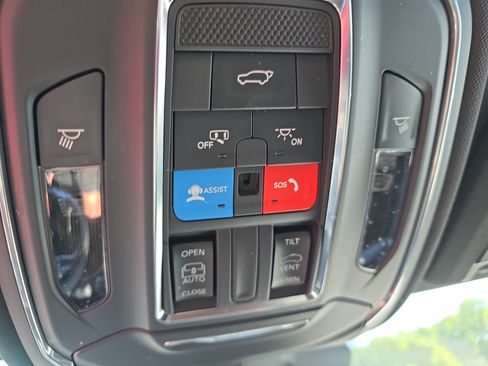 Used 2024 Jeep Grand Cherokee Altitude AWD/4WD image 34