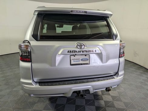 Used 2023 Toyota 4Runner TRD Sport AWD/4WD image 5