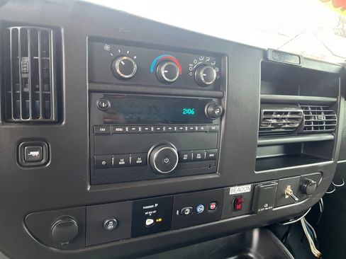 Used 2020 Chevrolet Express 2500 w/ Driver Convenience Package RWD image 7