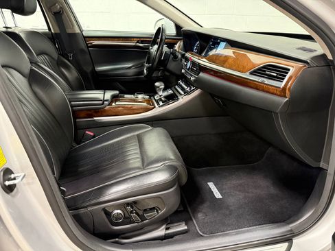 Used 2017 Genesis G90 3.3T Premium image 13