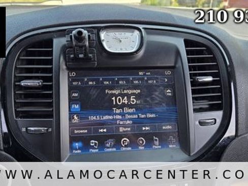 Used 2013 Chrysler 300 S RWD image 40
