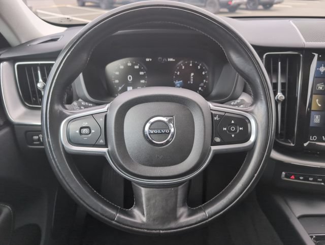 Used 2019 Volvo XC60 T6 Momentum w/ Multimedia Package AWD/4WD image 20