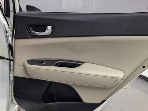 Used 2018 Kia Optima LX image 19