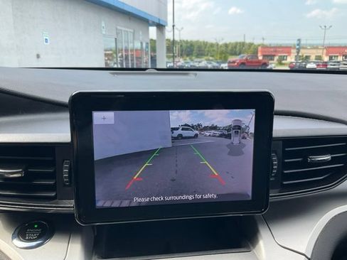 Used 2021 Ford Explorer XLT w/ Class III Trailer Tow Package AWD/4WD image 6