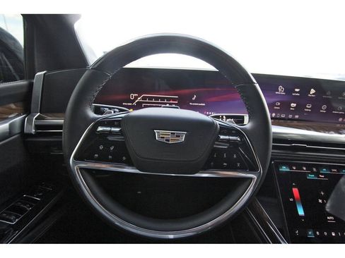 Certified 2025 Cadillac Escalade Premium Luxury Platinum image 9