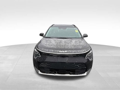 Used 2025 Kia Niro Wind w/ Wind Preserve Package image 3