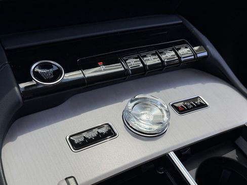 New 2026 Lincoln Navigator Premiere AWD/4WD image 31