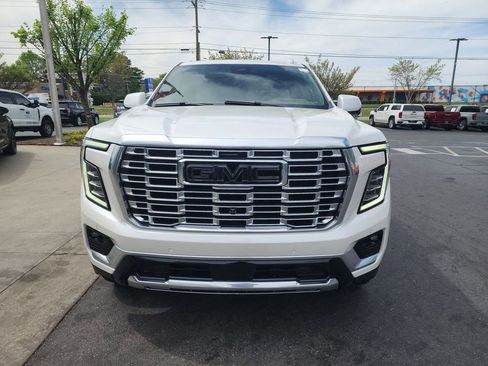 Certified 2025 GMC Yukon Denali w/ Denali Reserve Package AWD/4WD image 3