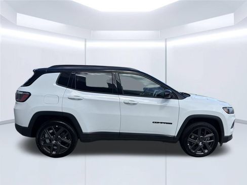 Used 2026 Jeep Compass Limited AWD/4WD image 8