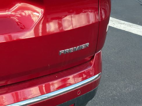 Used 2023 Chevrolet Traverse Premier image 20