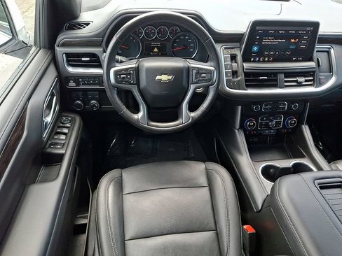 Used 2021 Chevrolet Suburban LT w/ Luxury Package AWD/4WD image 12