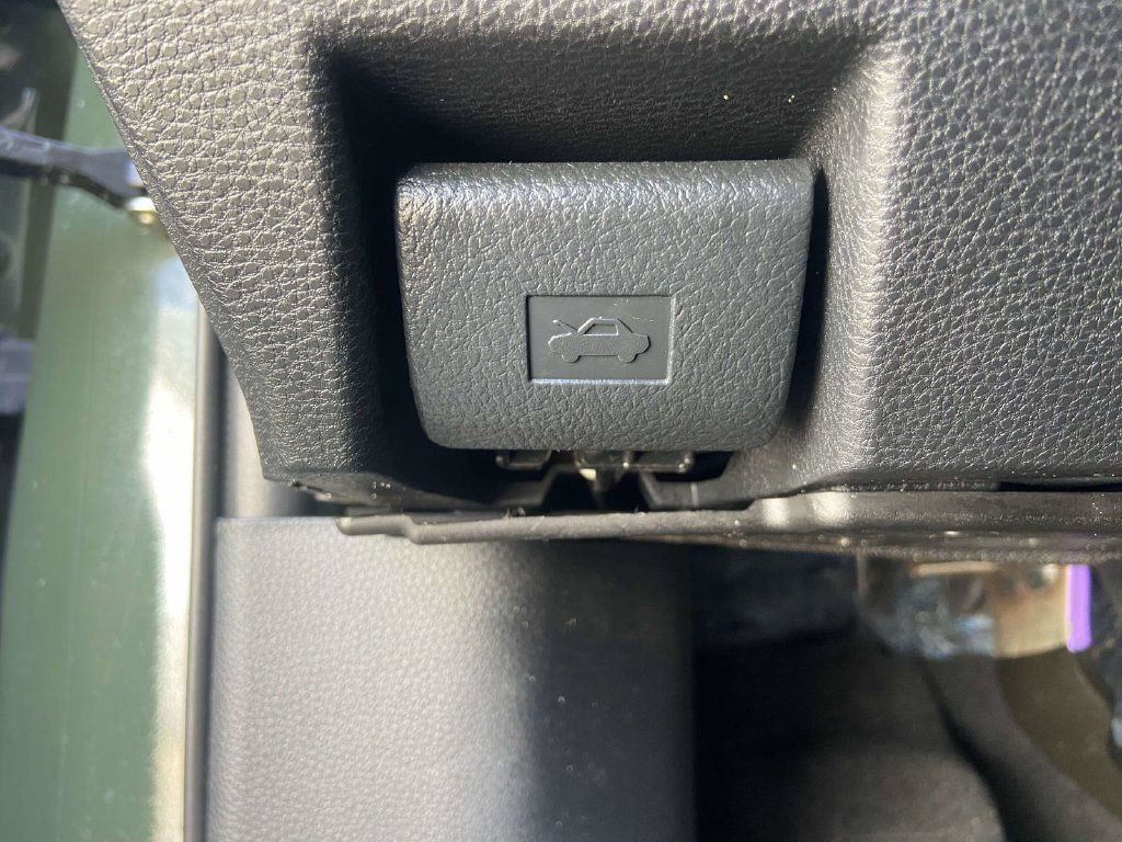 Used 2023 Toyota Tundra SR5 w/ SR5 Convenience Package AWD/4WD image 27