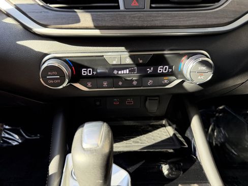 Used 2025 Nissan Altima 2.5 SL AWD/4WD image 22