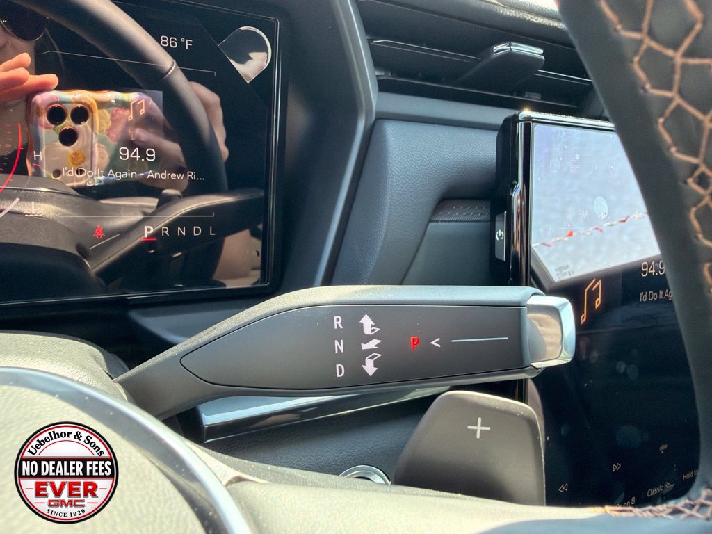 New 2027 GMC Terrain AT4 w/ Convenience Package III AWD/4WD image 32