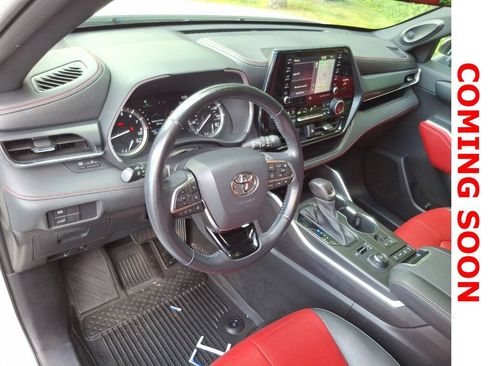 Used 2021 Toyota Highlander XSE AWD/4WD image 11