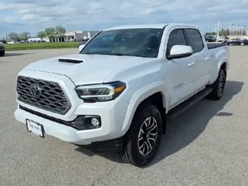 Used 2023 Toyota Tacoma TRD Sport w/ TRD Premium Sport Package image 5