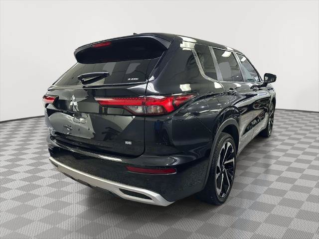 Used 2024 Mitsubishi Outlander SE AWD/4WD image 2