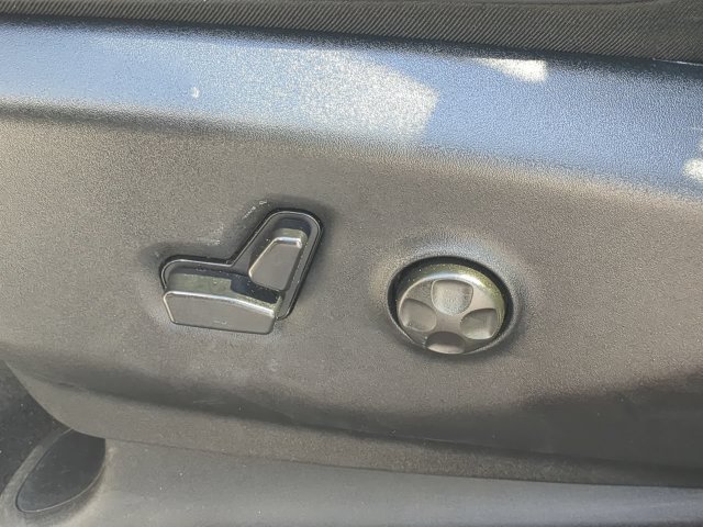 Certified 2025 Chrysler Pacifica Select FWD image 24