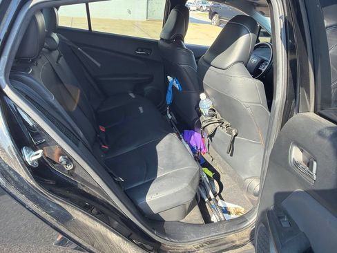 Used 2021 Toyota Prius Prime XLE w/ Carpet Mat Package (TMS) FWD image 12