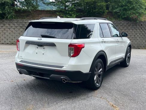 Certified 2023 Ford Explorer XLT w/ Equipment Group 202A RWD image 3