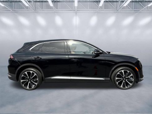 New 2025 VinFast VF 8 Plus AWD/4WD image 3