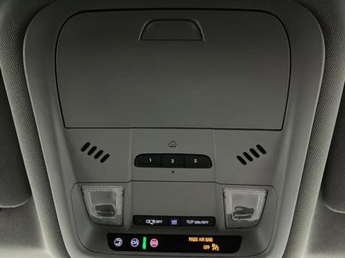 Used 2021 GMC Terrain SLT w/ Infotainment Package II AWD/4WD image 33
