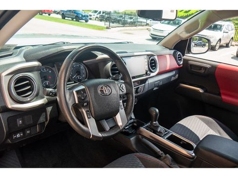 Used 2021 Toyota Tacoma SR5 w/ Blackout Package (TMS) AWD/4WD image 11