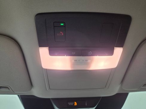 Used 2025 Nissan Pathfinder SL FWD image 13