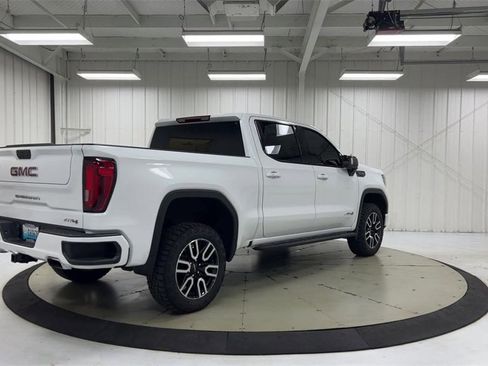 Used 2022 GMC Sierra 1500 AT4 image 8