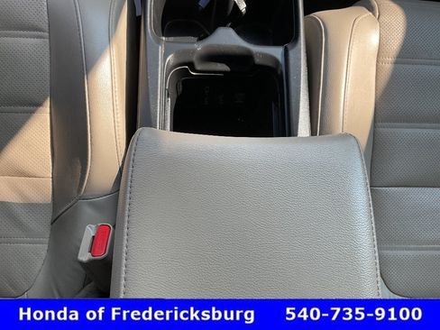Used 2018 Honda CR-V Touring image 34
