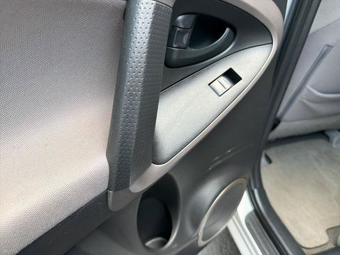Used 2008 Toyota RAV4 2WD image 16