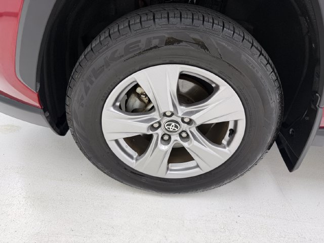 Used 2022 Toyota RAV4 XLE w/ Convenience Package FWD image 7