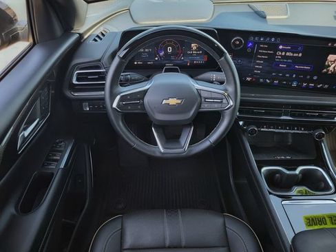 Certified 2026 Chevrolet Traverse High Country w/ LPO, Floor Liner Package AWD/4WD image 12