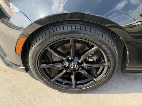 Used 2019 MAZDA MX-5 Miata Club RWD image 14