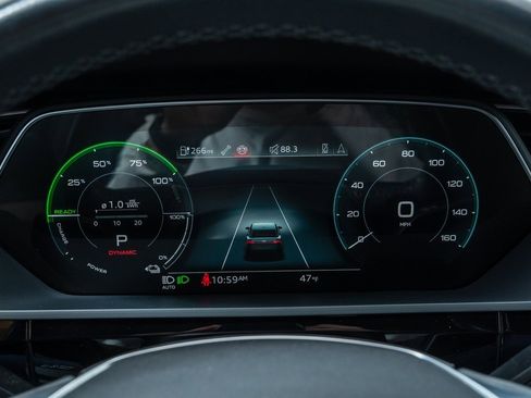 Used 2024 Audi Q8 e-tron Premium image 15